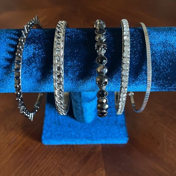 Maurices L/XL Set of 5 Bangle Bracelets Boho Goth Festival Studded - Picture 3 of 9